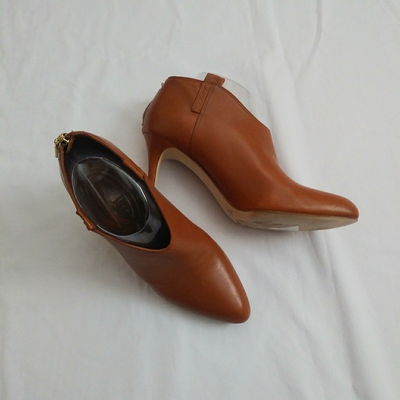 Ivanka Trump Shoes - Jodi Butterscotch Leather High Heel Shoes